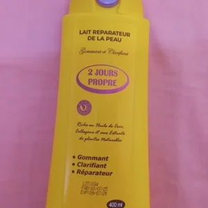 Lait  réparateur de la peau 2 JOURS PROPRE gommant et clarifiant riche en huile de coco, collagène et aux extraits de plantes naturelles