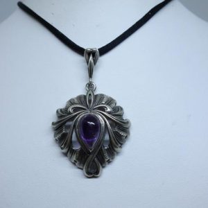 Pendentif argent améthyste en goutte.
