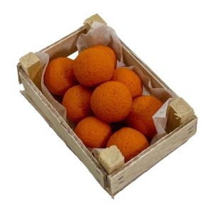 Oranges dans une cagette bois