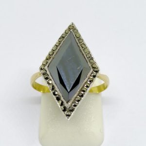 Bague Argent/Or, hématite de forme losangique, marcasites, Art Déco.