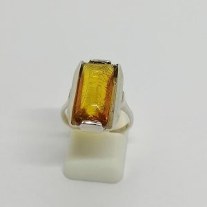 Bague argent, avec gros cabochon de résine , imitation ambre.