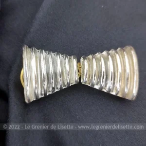 Ancienne boucle ceinture verre forme noeud papillon