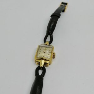 Montre bracelet femme, boitier en or 14ct, mécanique, 1920-30.