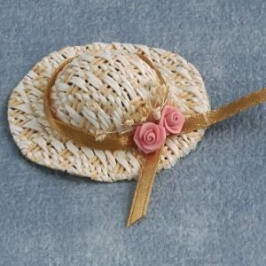 Chapeau de femme tressé avec roses