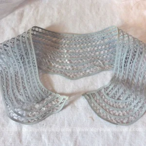 Col bleu dentelle Renaissance fait main