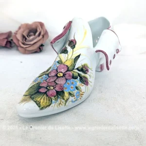 Escarpin faïence blanche dessin peint main fleurs shabby