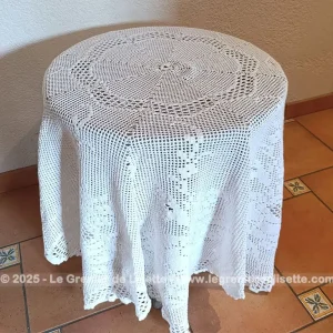Belle nappe vintage ronde 8 pans crochet coton blanc/ivoire