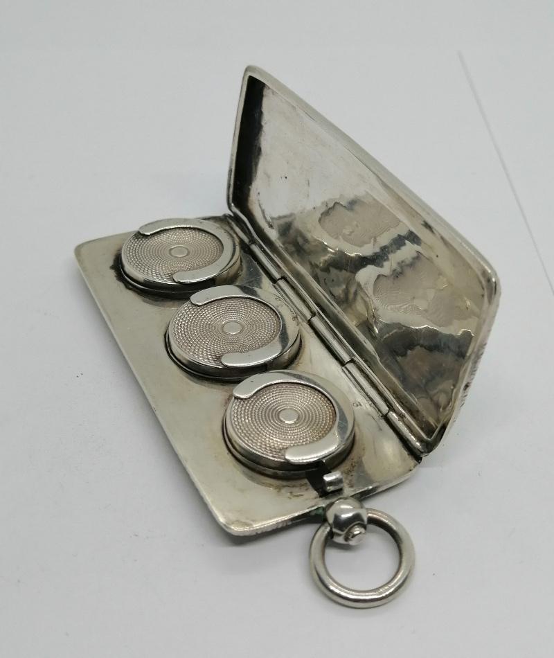 Porte-pièces de monnaies en argent, trois compartiments, ouvragé, 1920. – Image 5