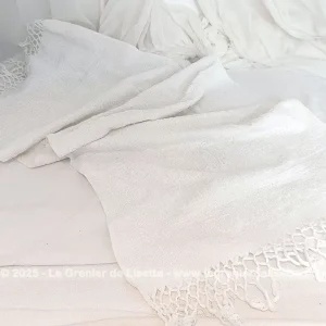 Ancienne serviette blanche franges et monogrammes ND