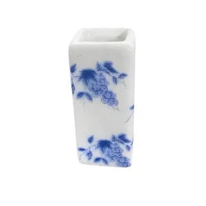 Vase carré miniature en céramique décor fleurs bleues 1/12e