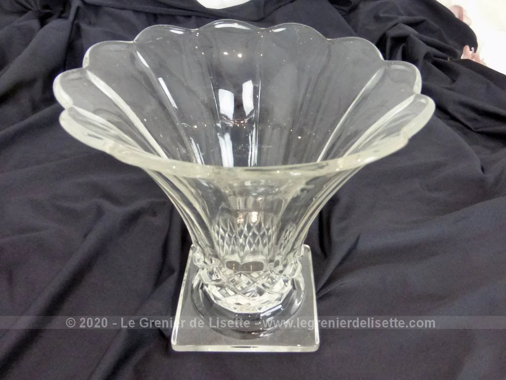 Vase en verre forme corolle sur socle carré – Image 2