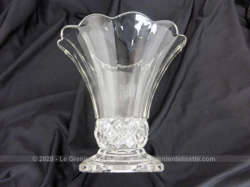 Vase en verre forme corolle sur socle carré – Image 5