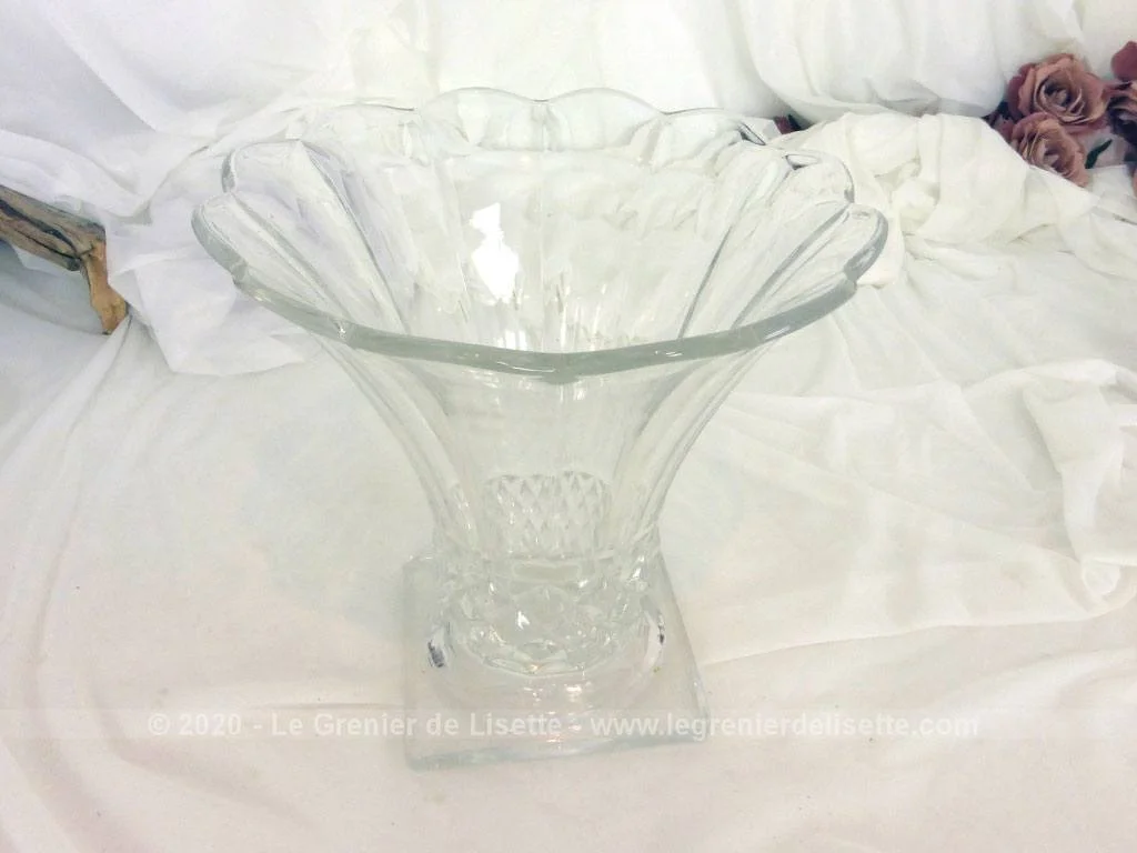 Vase en verre forme corolle sur socle carré – Image 4